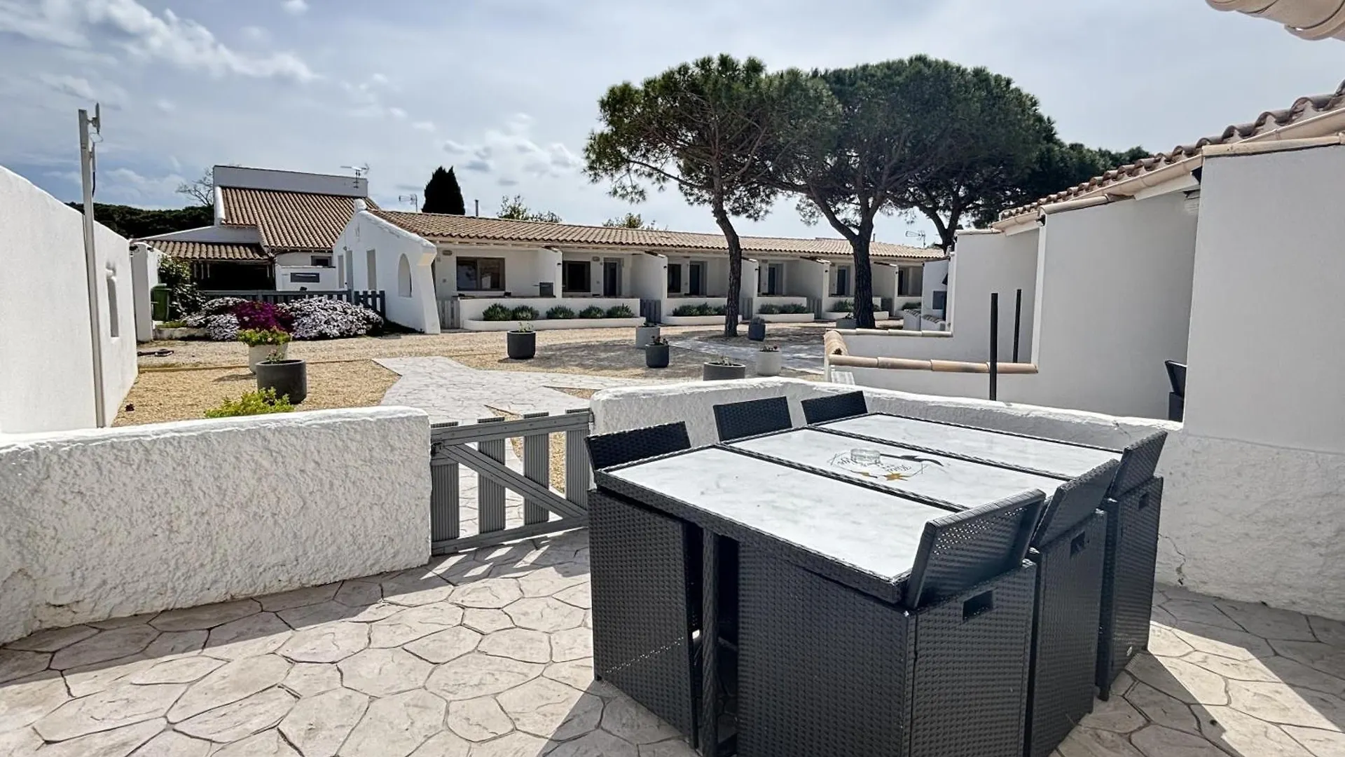 Hotel Mas Des Lys Saintes-Maries-de-la-Mer 3*,  Francie