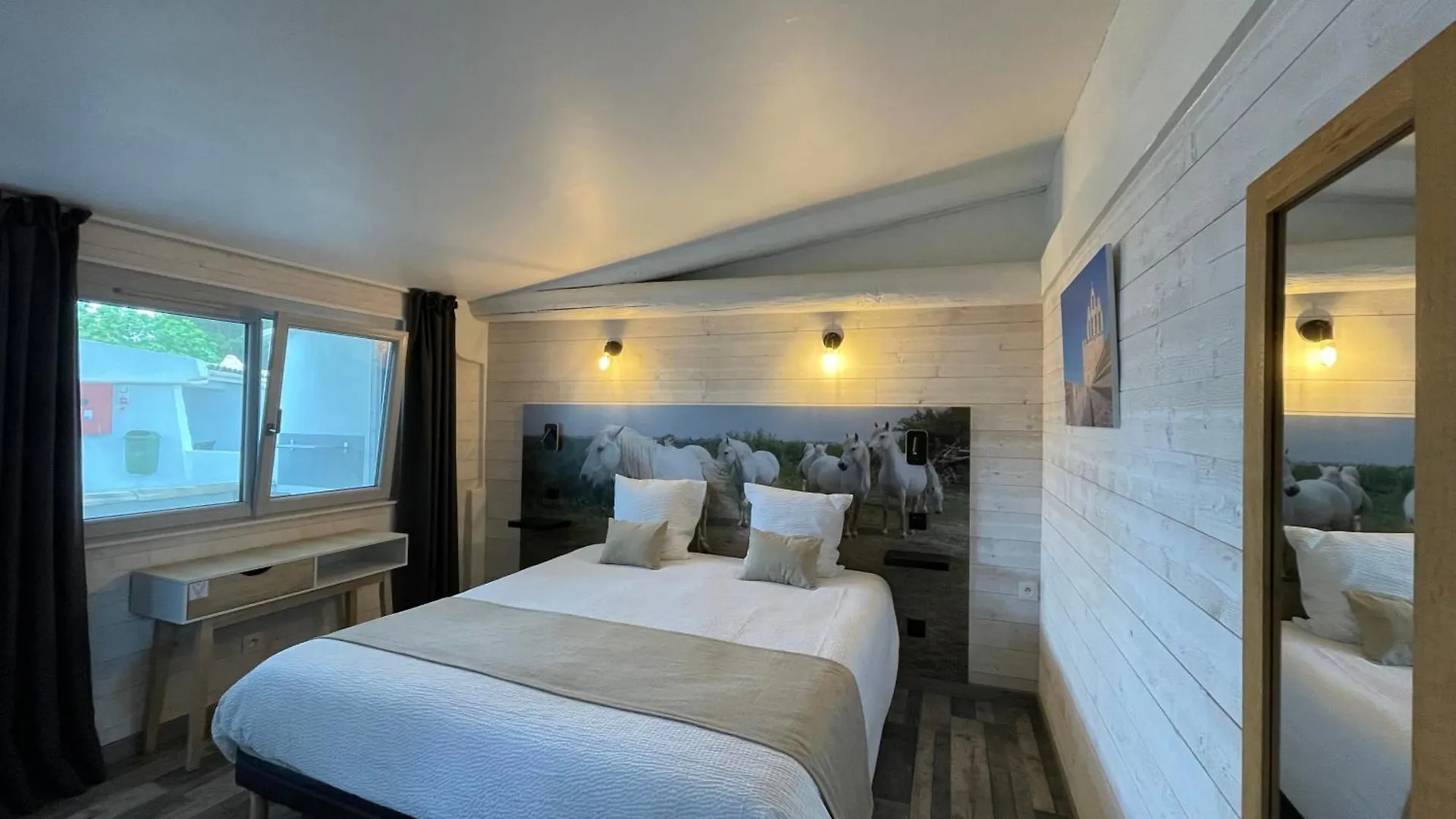 Hotel Mas Des Lys 생트마리들라메르