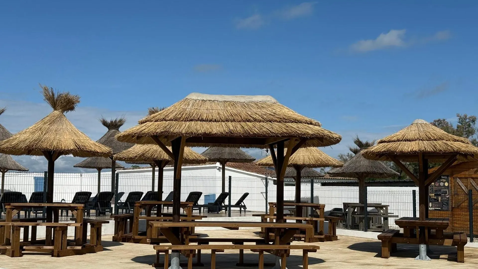 Hotel Mas des Lys Les Les Saintes-Maries-de-la-Mer 3*,  France