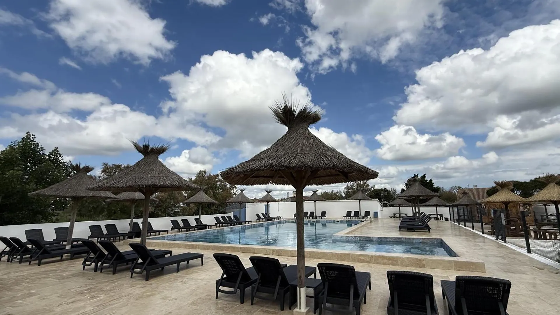 Hotel Mas des Lys Les Les Saintes-Maries-de-la-Mer 3*,  France
