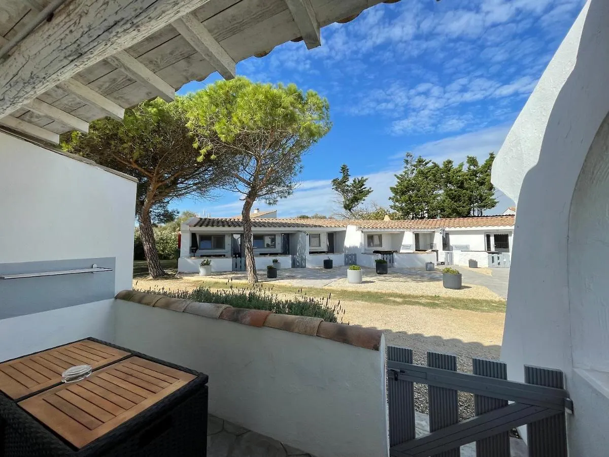 Hotel Mas Des Lys Saintes-Maries-de-la-Mer 3*,