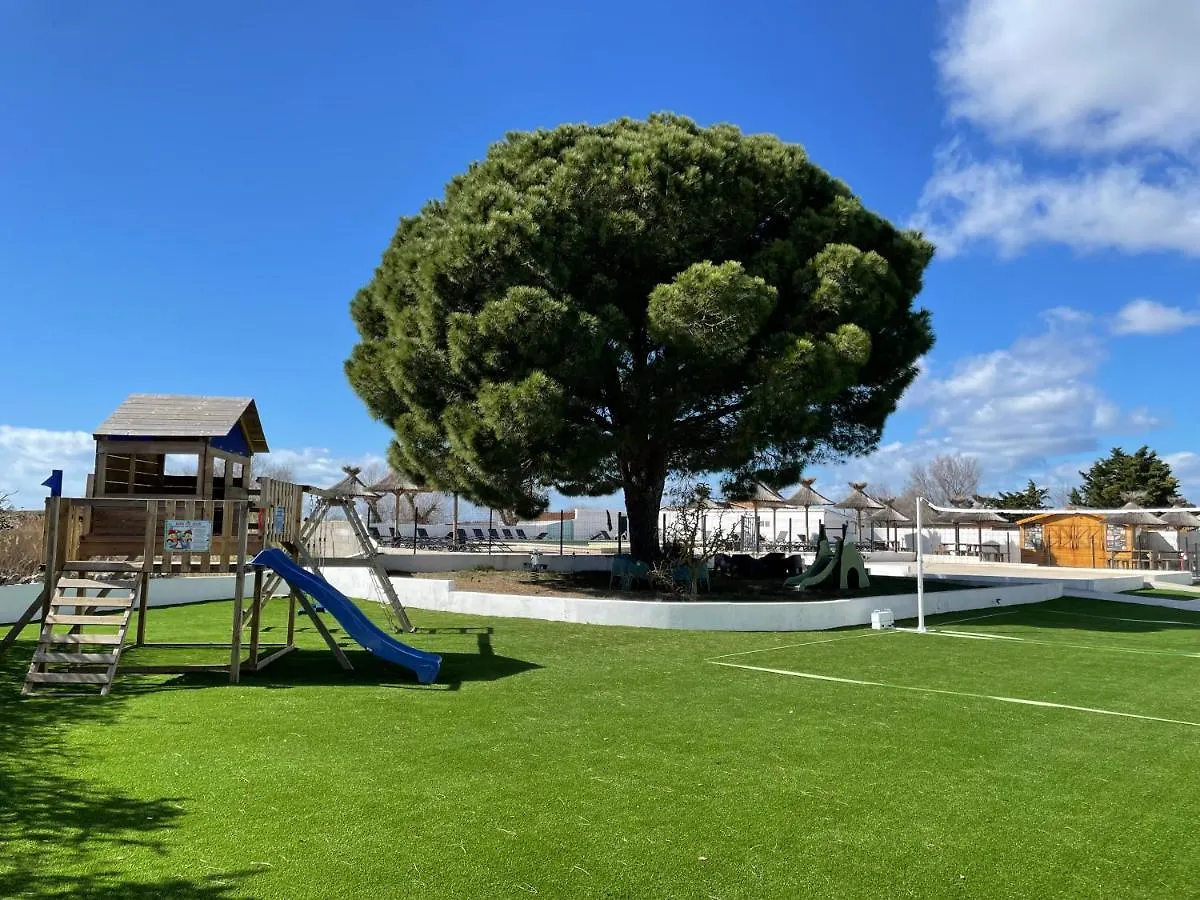 Hotel Mas Des Lys Saintes-Maries-de-la-Mer 3*,  France